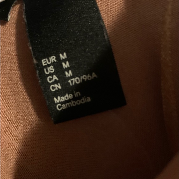 H&M Ruffled Top - Picture 3 of 3